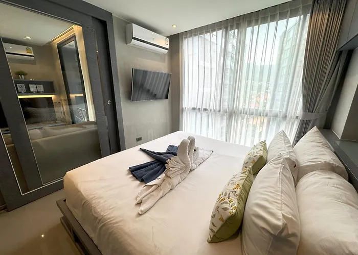 Deluxe Apartment Citygate Condo By Lofty